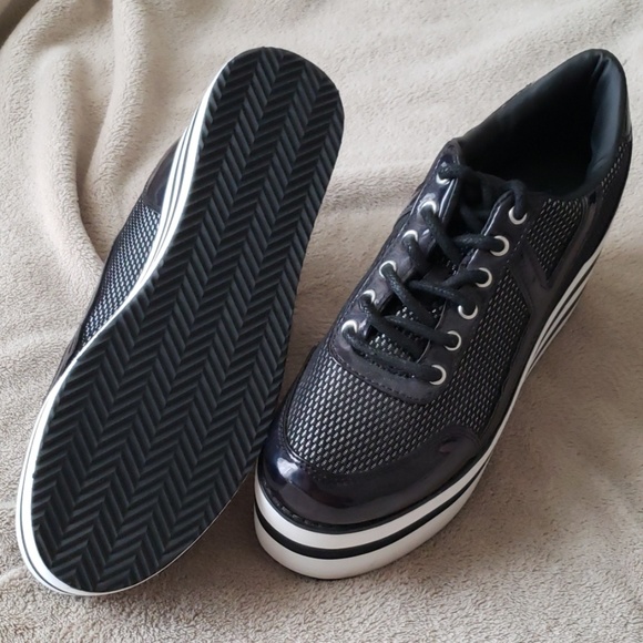 YRU Krazii black holographic platform sneakers - Picture 3 of 6